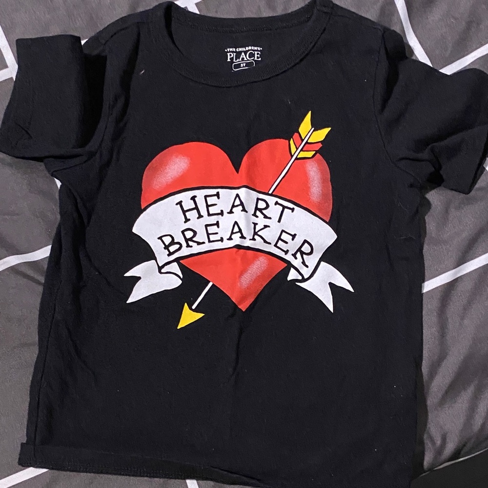 The Children's Place Black Tee with Red Heart Design
